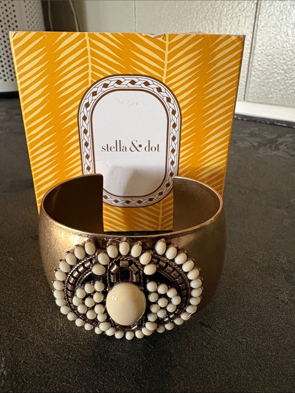 SALE! STELLA & DOT CREAM CABOCHON GOLDEN SOUTHWESTERN ADJUSTABLE BRACELET-NWT